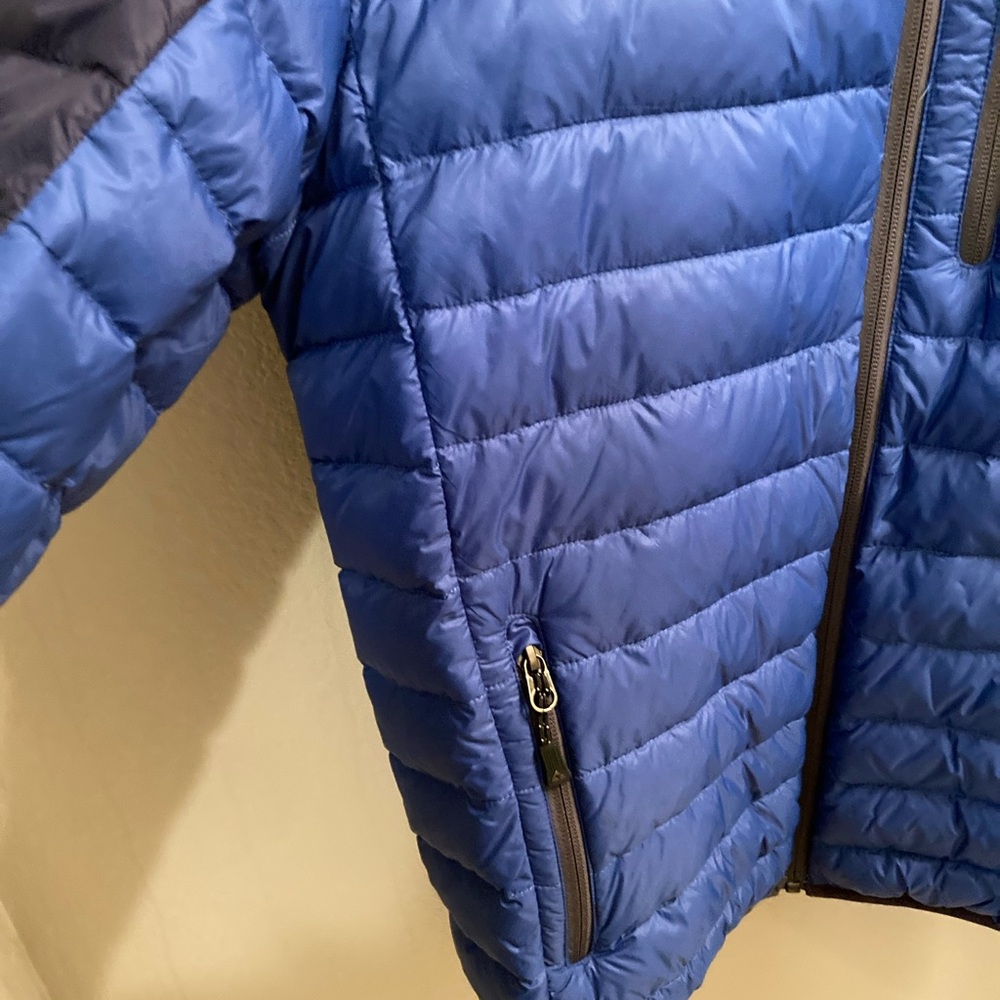 Gerry lightweight puffy coat with inside pockets, size small - Picture 4 of 12